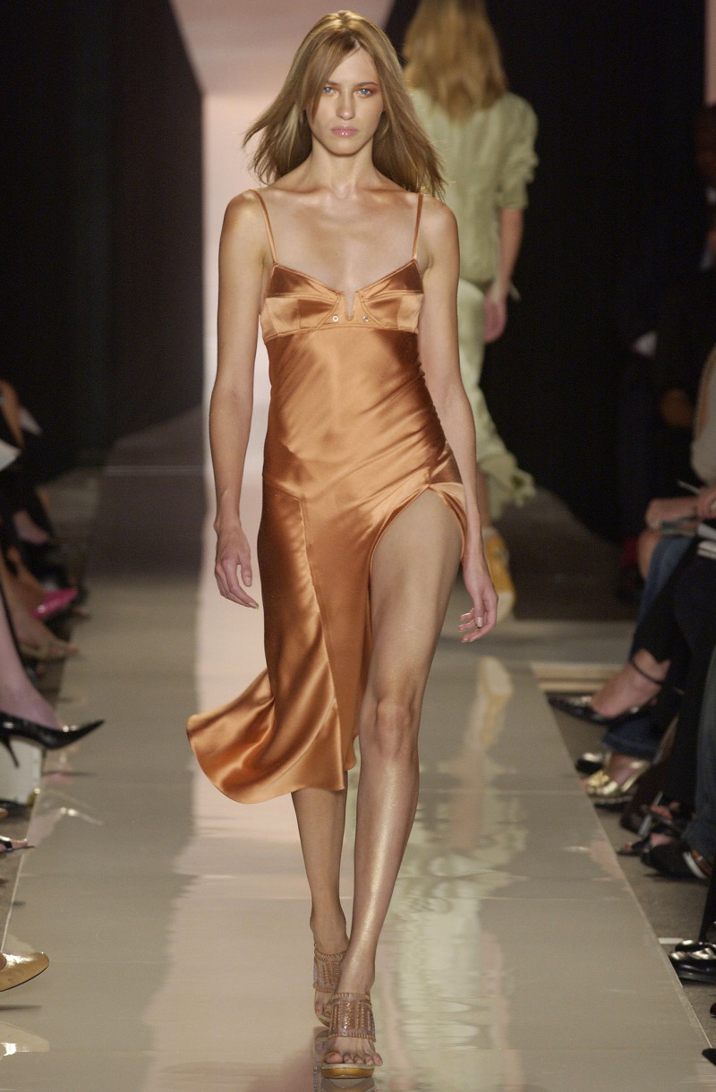 Donna Karan New York fashion show for Spring/Summer 2004