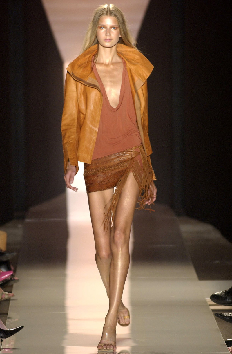 Donna Karan New York fashion show for Spring/Summer 2004