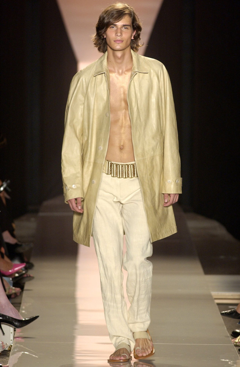 Donna Karan New York fashion show for Spring/Summer 2004
