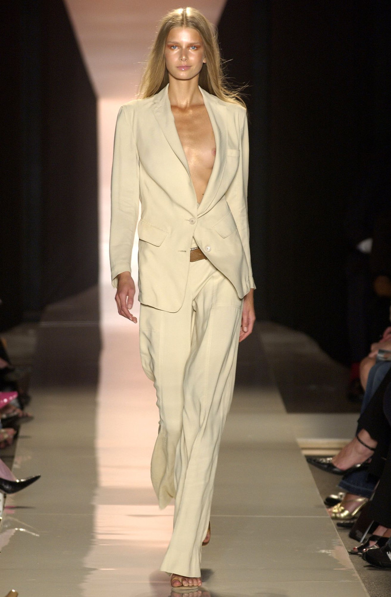 Donna Karan New York fashion show for Spring/Summer 2004