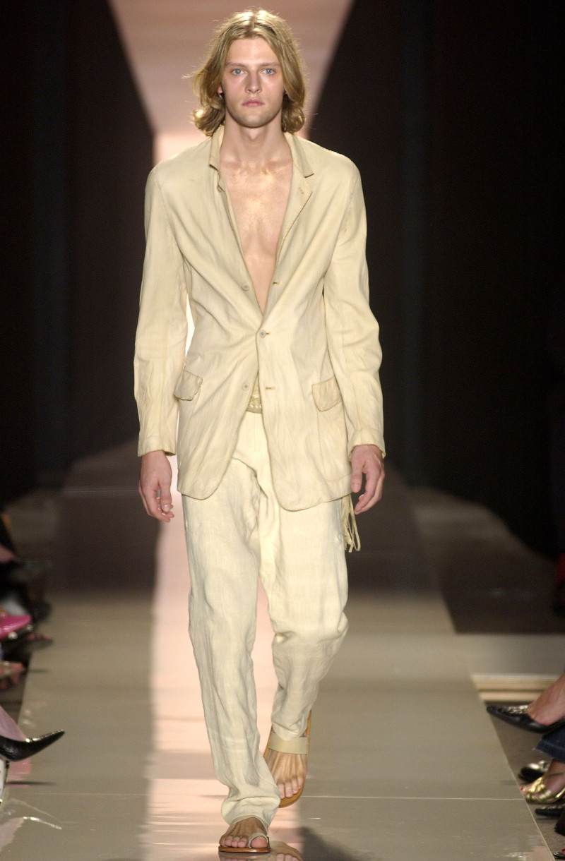 Donna Karan New York fashion show for Spring/Summer 2004