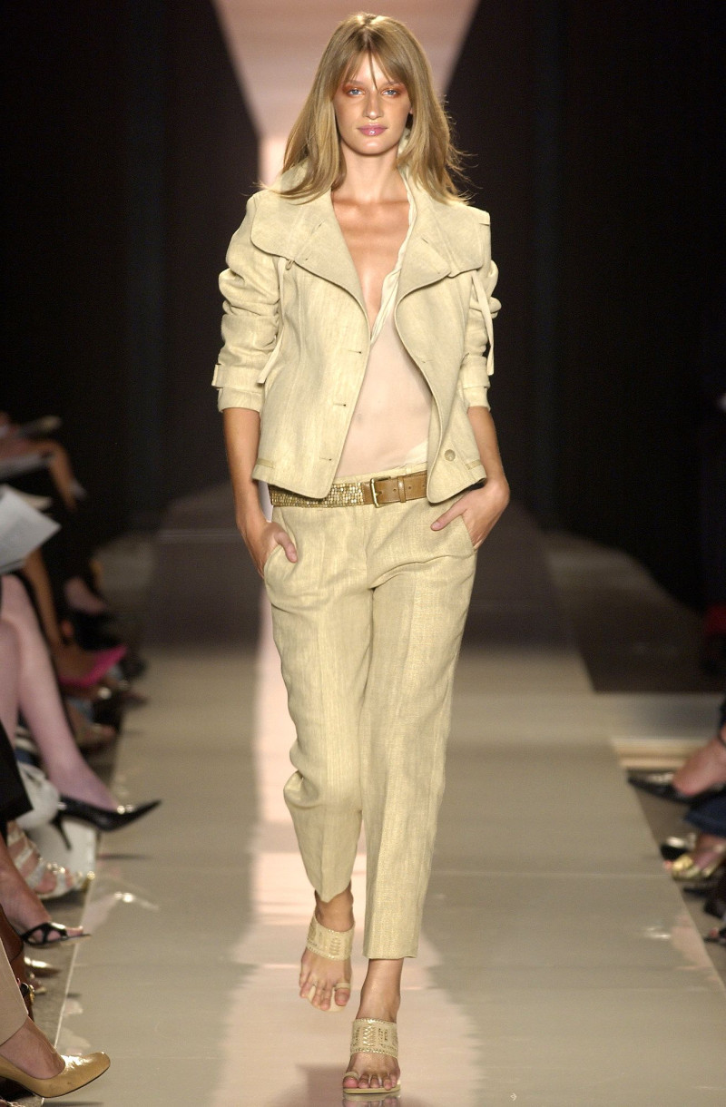 Donna Karan New York fashion show for Spring/Summer 2004