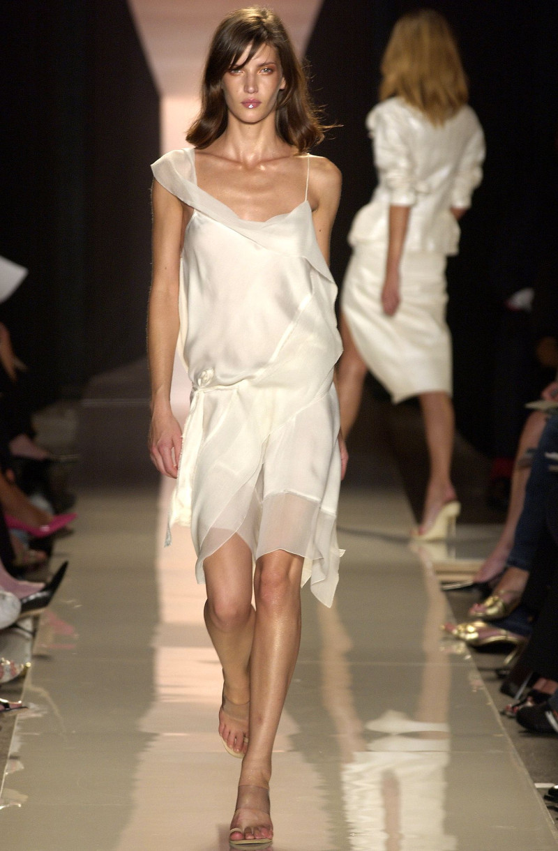 Donna Karan New York fashion show for Spring/Summer 2004