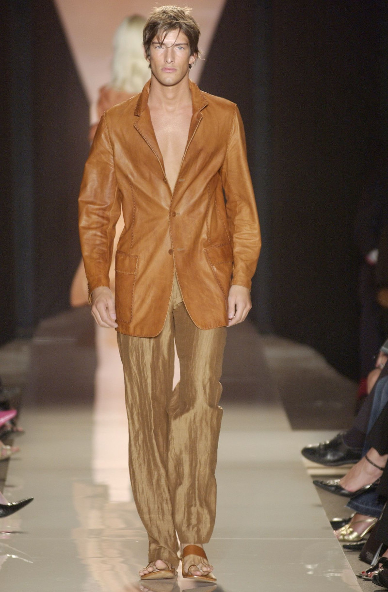Donna Karan New York fashion show for Spring/Summer 2004