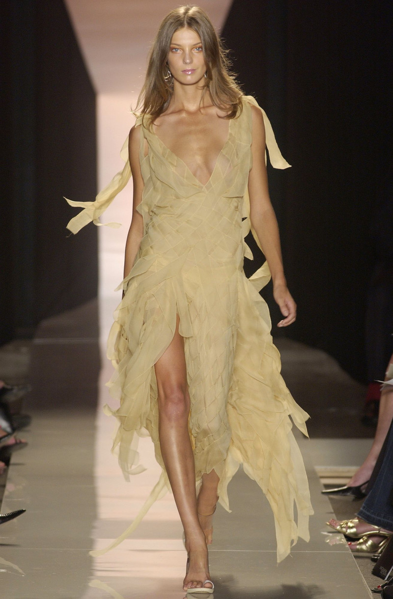 Donna Karan New York fashion show for Spring/Summer 2004