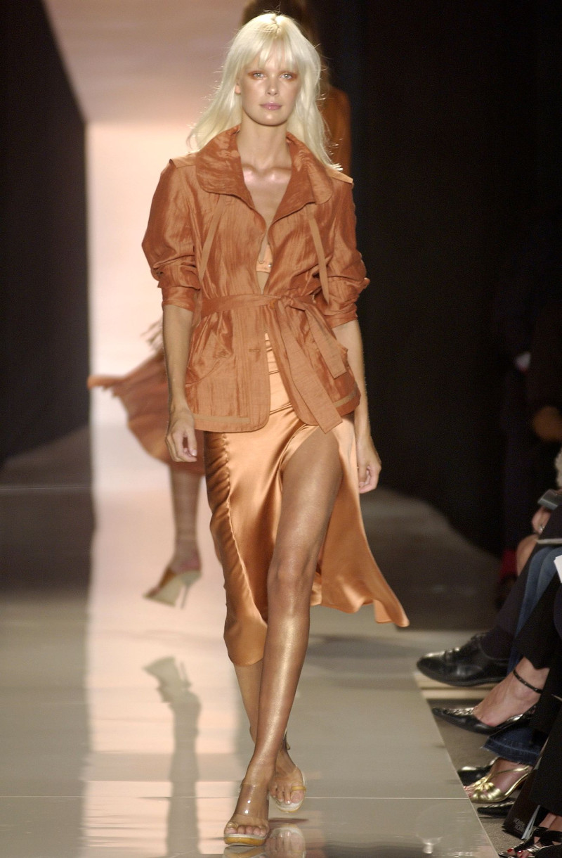Donna Karan New York fashion show for Spring/Summer 2004
