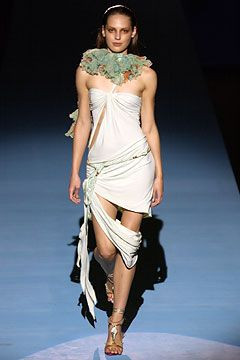 Emanuel Ungaro fashion show for Spring/Summer 2004