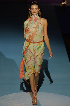 Emanuel Ungaro fashion show for Spring/Summer 2004