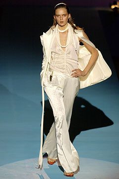 Emanuel Ungaro fashion show for Spring/Summer 2004