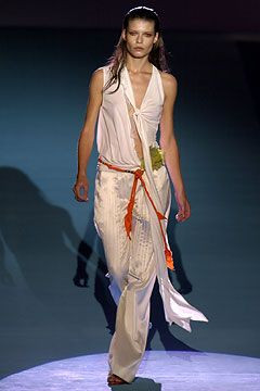 Emanuel Ungaro fashion show for Spring/Summer 2004