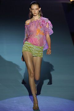 Emanuel Ungaro fashion show for Spring/Summer 2004