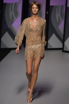 Frostfrench fashion show for Spring/Summer 2004
