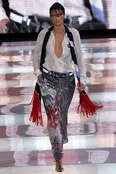 Giorgio Armani fashion show for Spring/Summer 2004