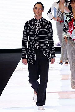 Giorgio Armani fashion show for Spring/Summer 2004