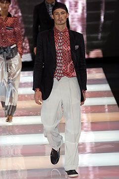 Giorgio Armani fashion show for Spring/Summer 2004