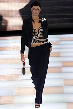 Giorgio Armani fashion show for Spring/Summer 2004