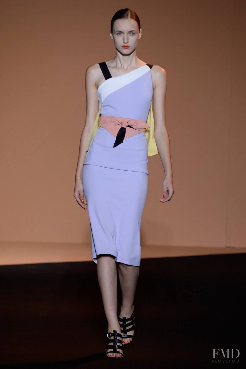 Stasha Yatchuk featured in  the Roland Mouret fashion show for Spring/Summer 2015