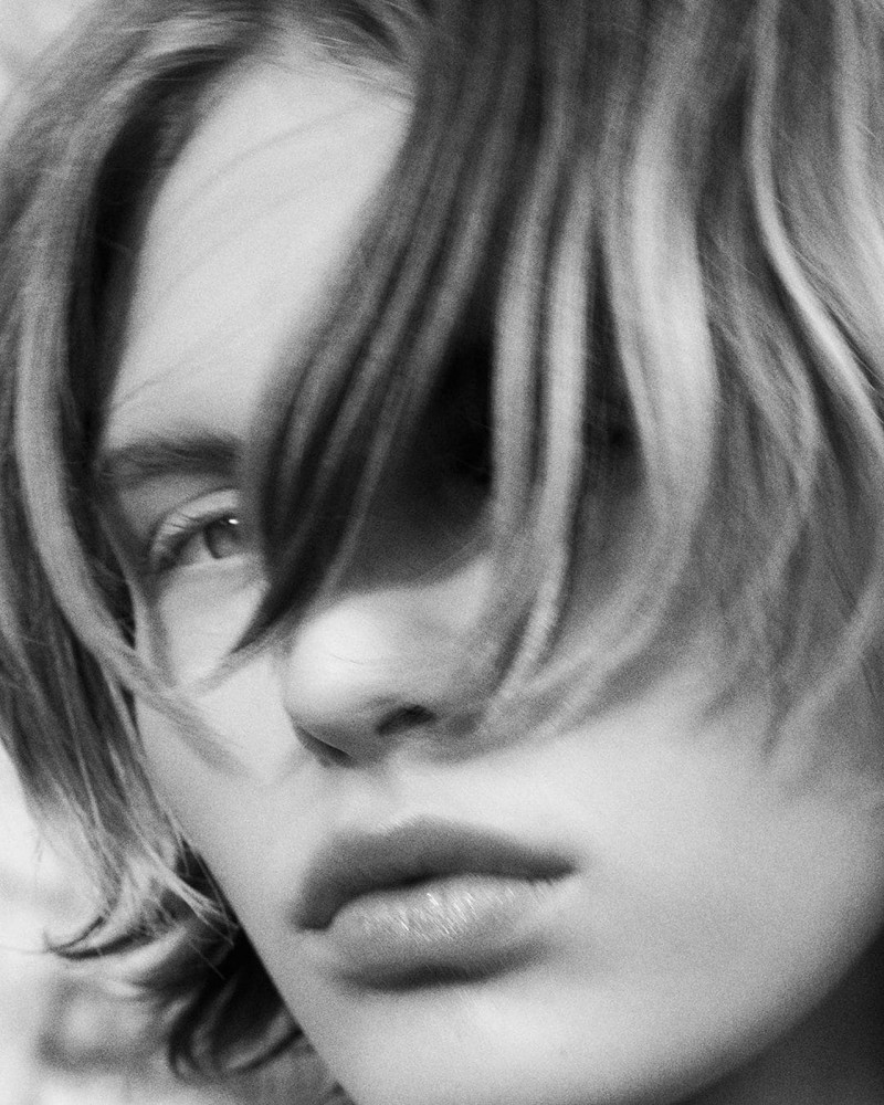 Mary Ukech featured in  the Cos Sweden advertisement for Summer 2025