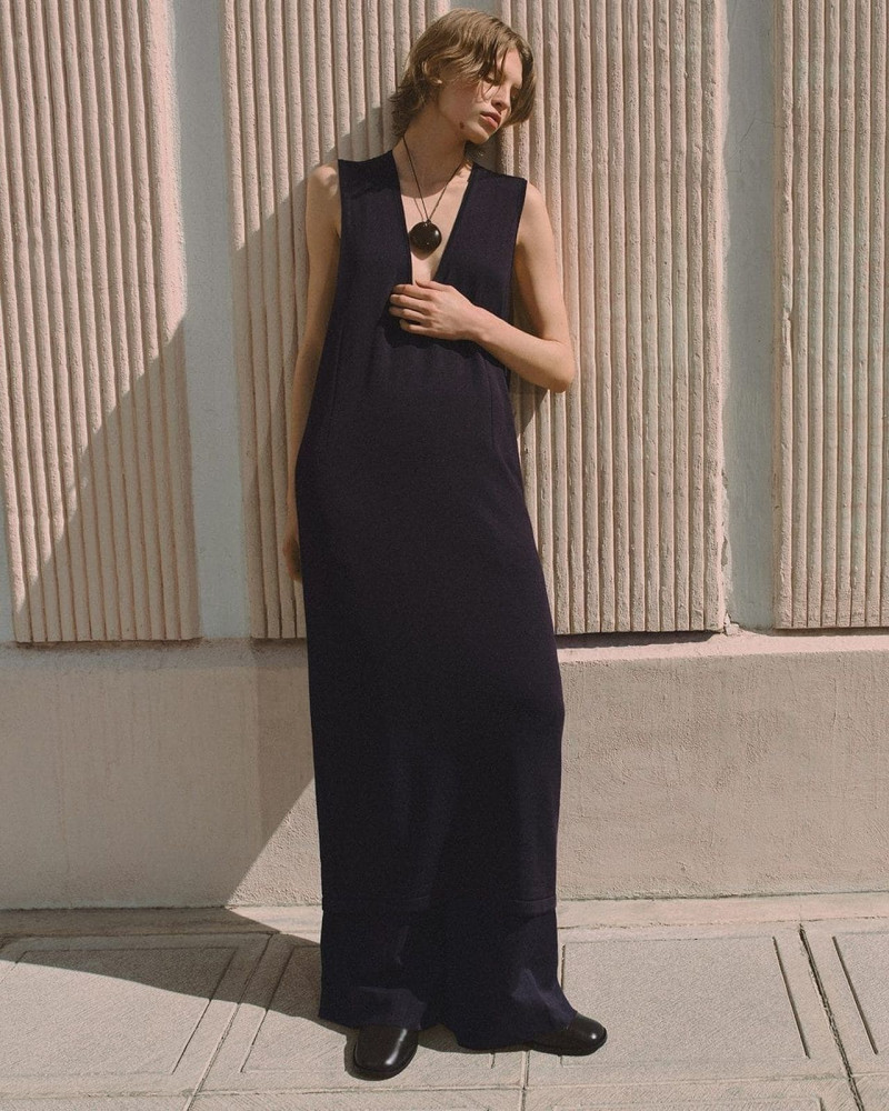 Mary Ukech featured in  the Cos Sweden advertisement for Summer 2025