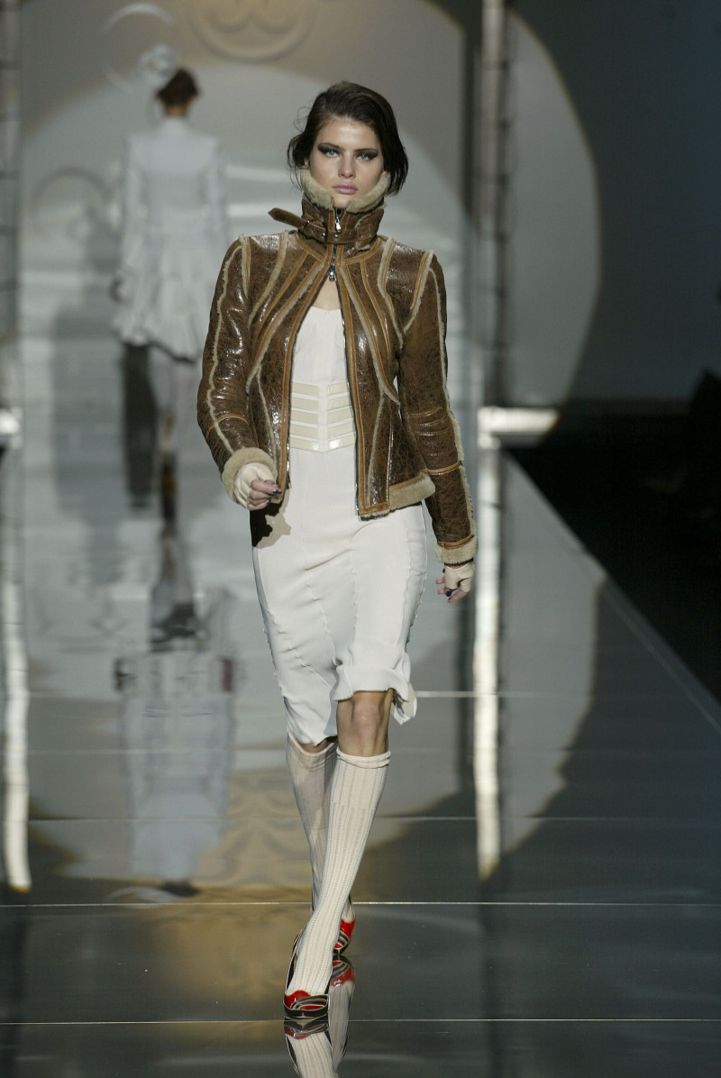 Isabeli Fontana featured in  the Antonio Berardi fashion show for Autumn/Winter 2004