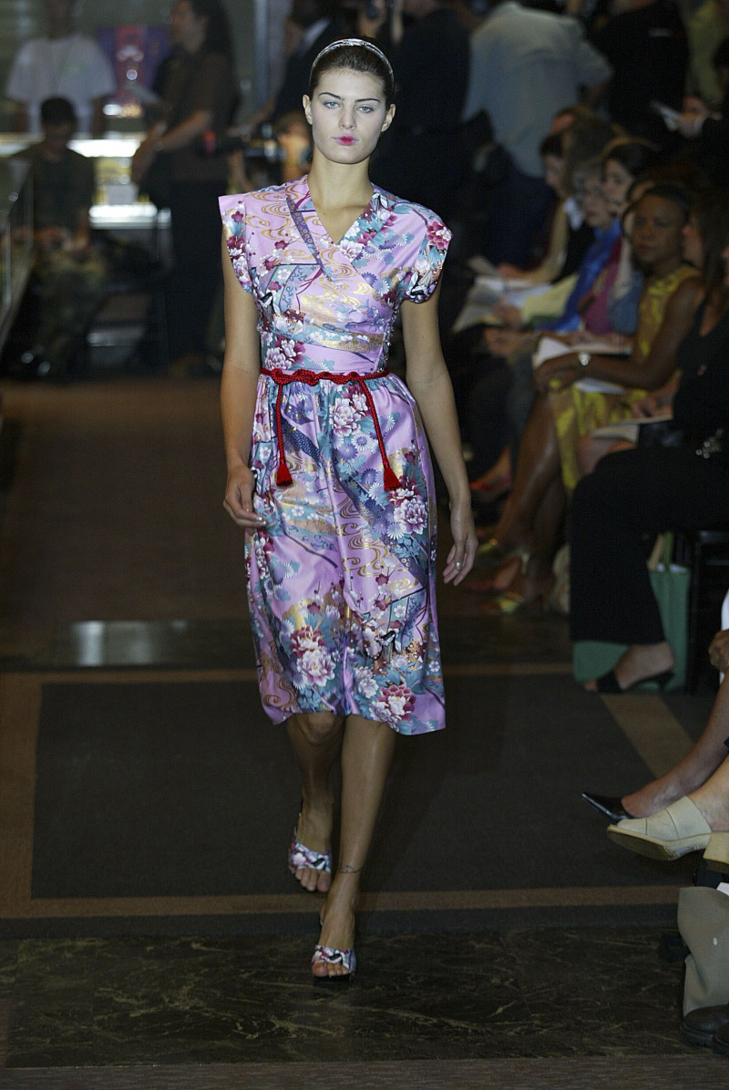 Isabeli Fontana featured in  the Behnaz Sarafpour fashion show for Spring/Summer 2005