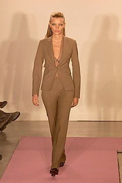 DKNY fashion show for Autumn/Winter 2000