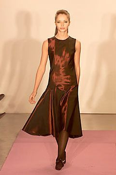 DKNY fashion show for Autumn/Winter 2000