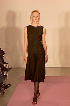 DKNY fashion show for Autumn/Winter 2000