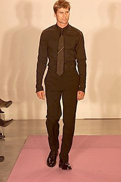 DKNY fashion show for Autumn/Winter 2000