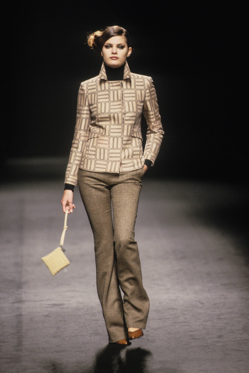 Isabeli Fontana featured in  the Alessandro Dell\'Acqua fashion show for Autumn/Winter 2000