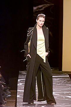 Emanuel Ungaro fashion show for Autumn/Winter 2000