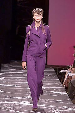 Emanuel Ungaro fashion show for Autumn/Winter 2000