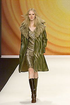 Vivienne Tam fashion show for Autumn/Winter 2000