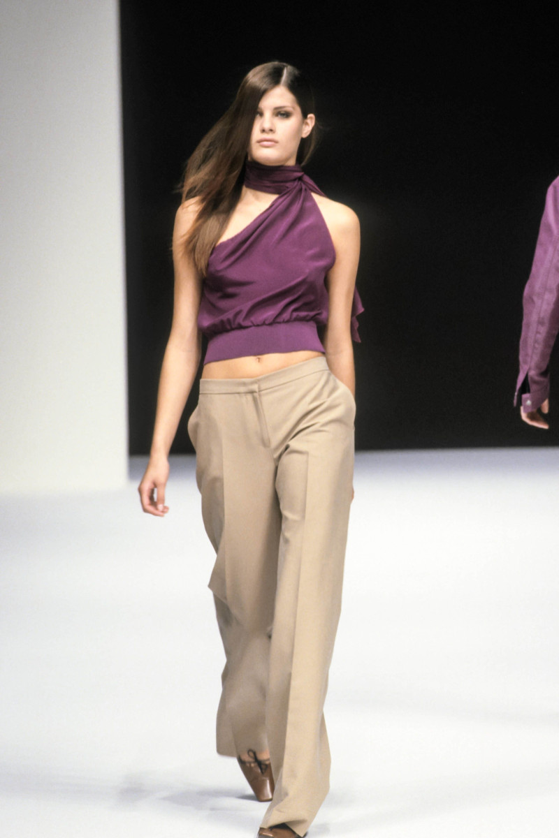 Isabeli Fontana featured in  the Max Mara fashion show for Spring/Summer 2000