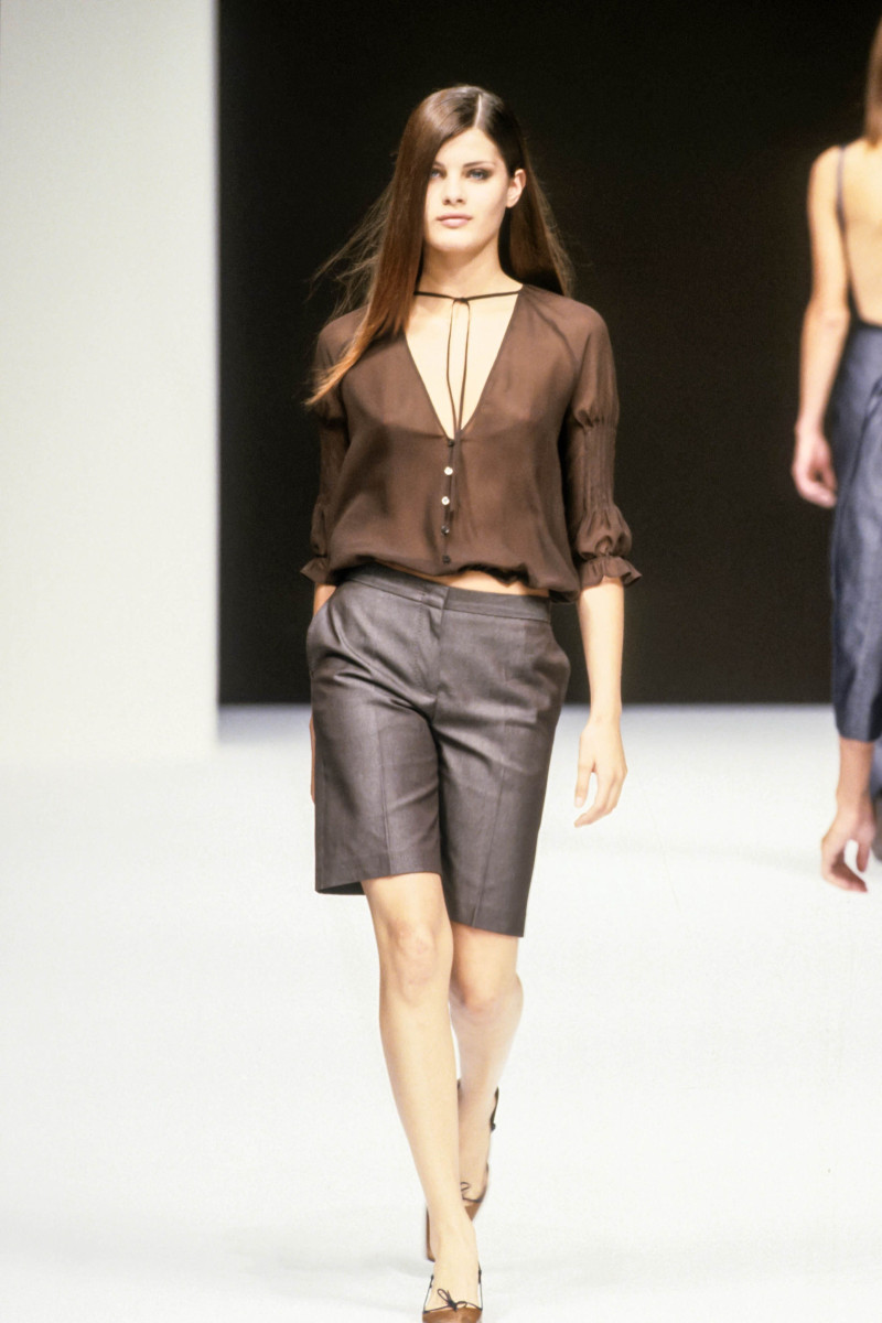 Isabeli Fontana featured in  the Max Mara fashion show for Spring/Summer 2000