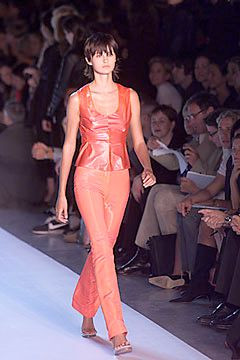 DKNY fashion show for Spring/Summer 2000
