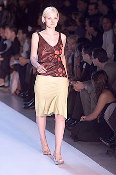 DKNY fashion show for Spring/Summer 2000