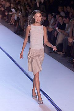 DKNY fashion show for Spring/Summer 2000