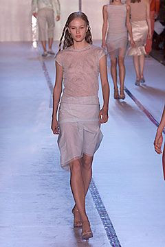 DKNY fashion show for Spring/Summer 2000