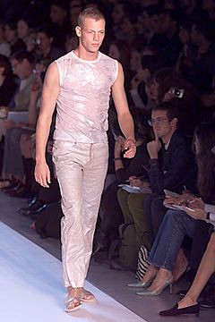 DKNY fashion show for Spring/Summer 2000