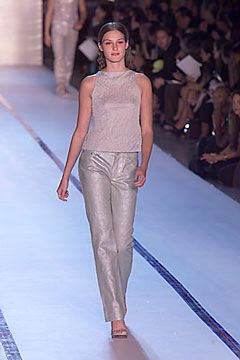 DKNY fashion show for Spring/Summer 2000