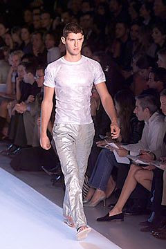 DKNY fashion show for Spring/Summer 2000