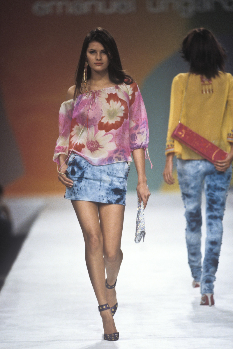 Isabeli Fontana featured in  the Emanuel Ungaro fashion show for Spring/Summer 2000