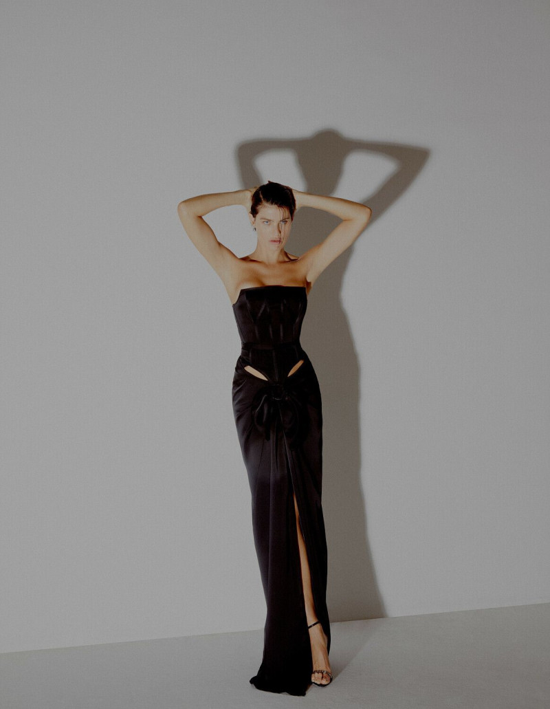 Isabeli Fontana featured in  the Tufi Duek advertisement for Autumn/Winter 2023