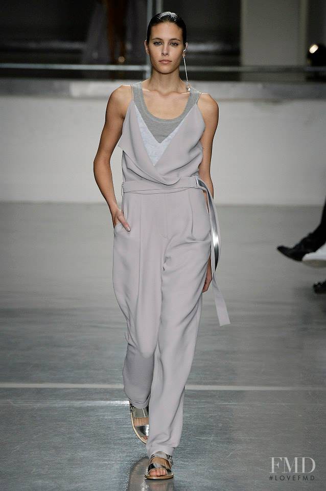 Dana López featured in  the Richard Nicoll fashion show for Spring/Summer 2015