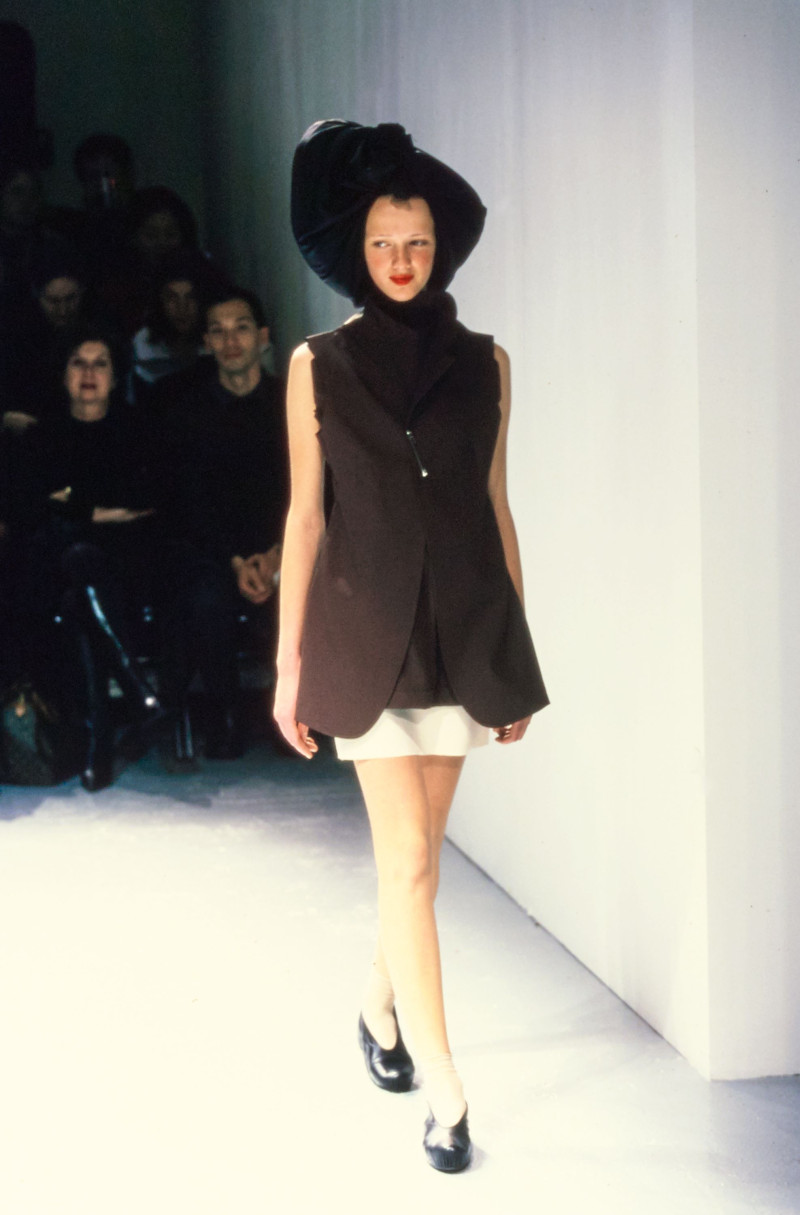 Comme Des Garcons fashion show for Spring/Summer 1999