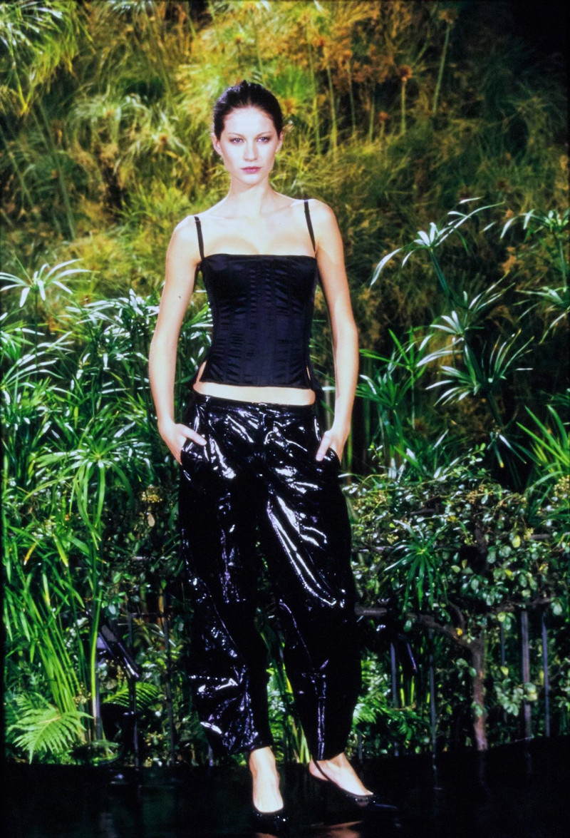 Dolce & Gabbana fashion show for Spring/Summer 1999