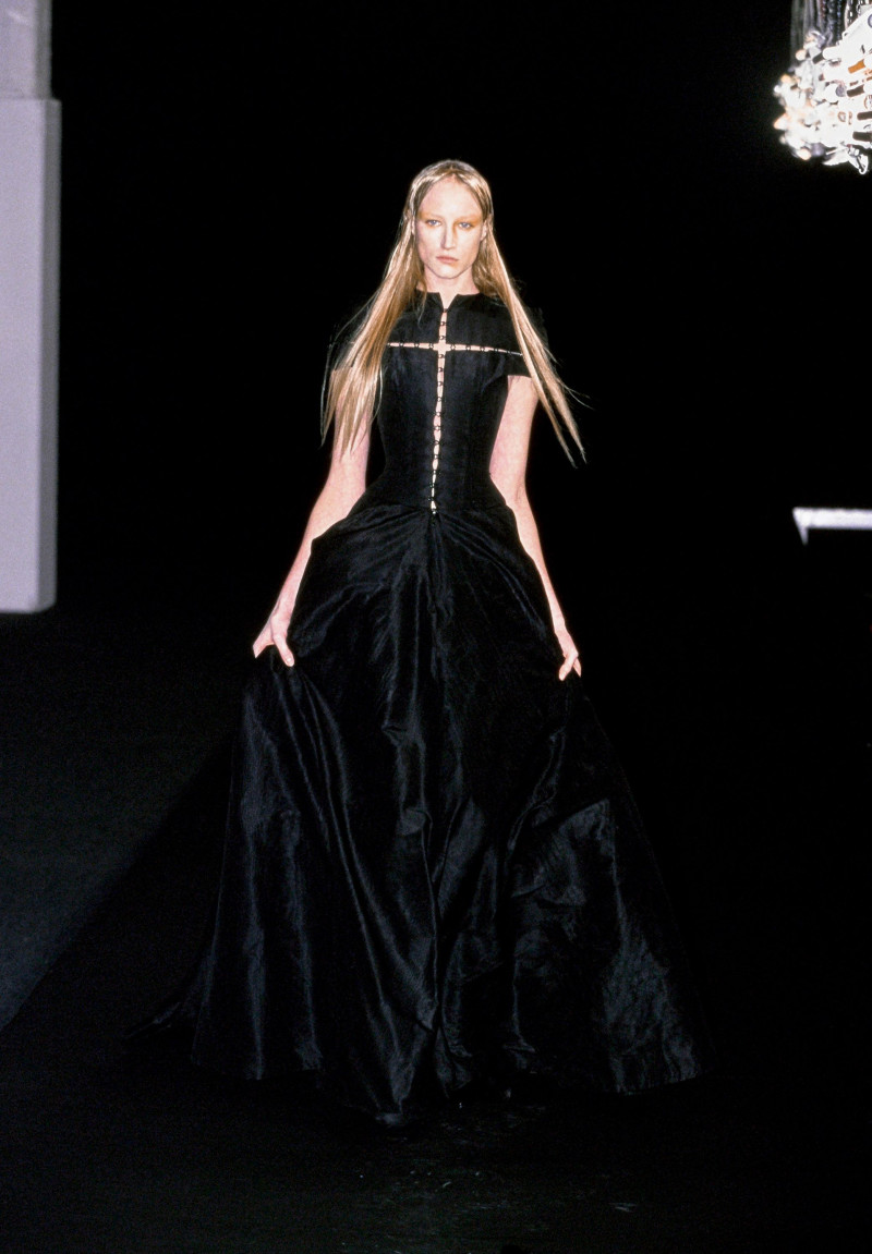 Olivier Theyskens fashion show for Spring/Summer 1999