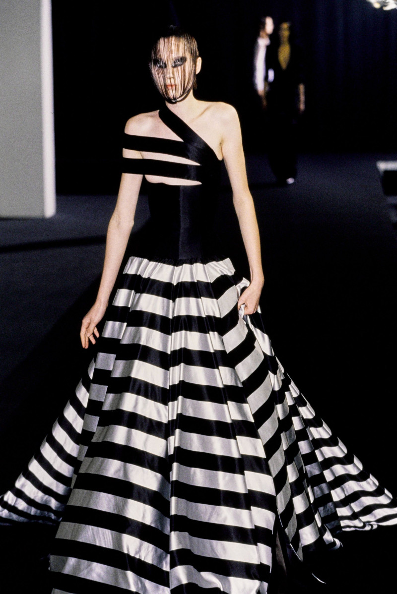 Olivier Theyskens fashion show for Spring/Summer 1999