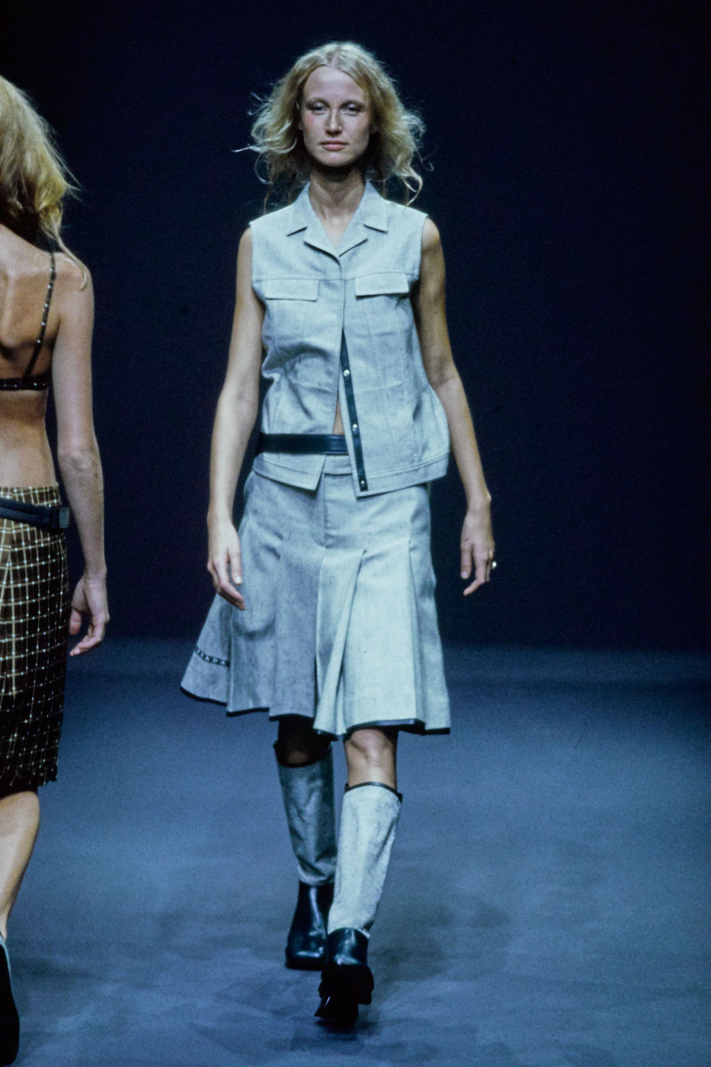 Prada fashion show for Spring/Summer 1999